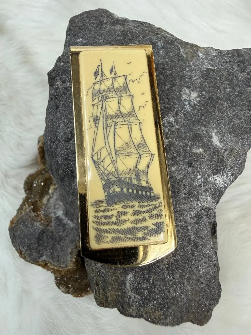 Vintage Hadley Faux Scrimshaw Ship Gold Tone Money Clip 2